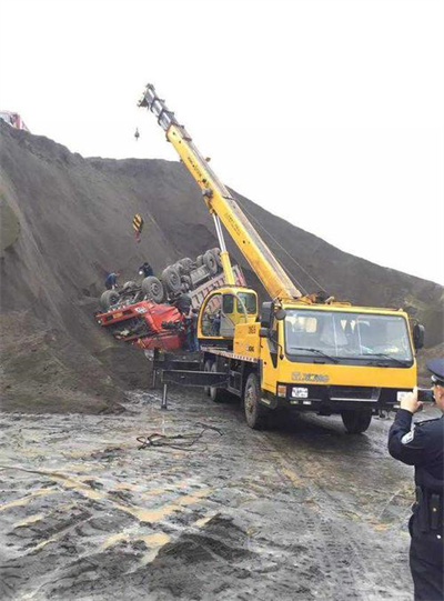 瓦房店上犹道路救援